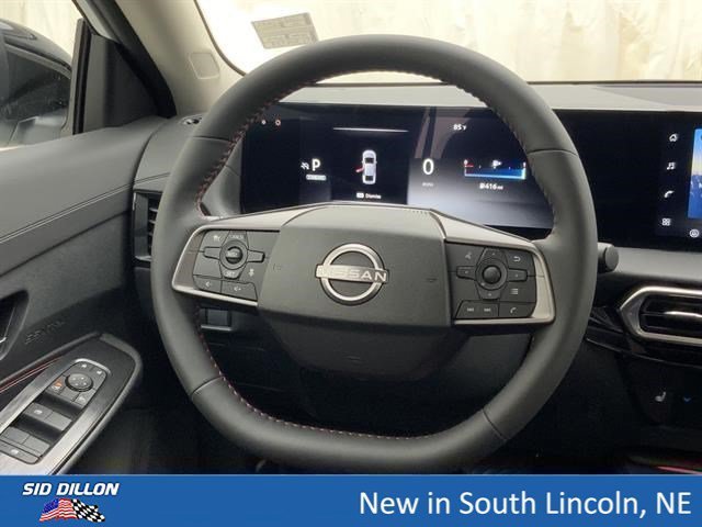 New 2026 Aspen White Tricoat/Super Black Nissan SR image 8