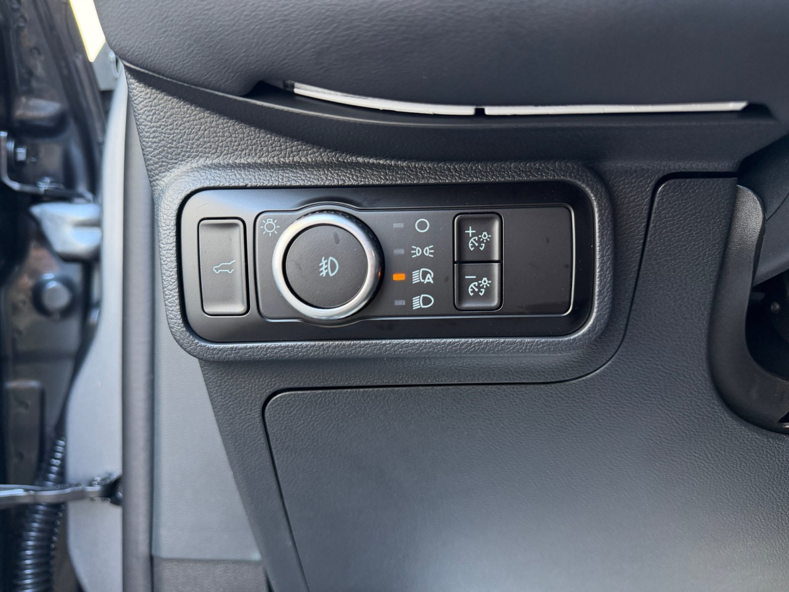 2025 Ford Explorer ST - Photo 17