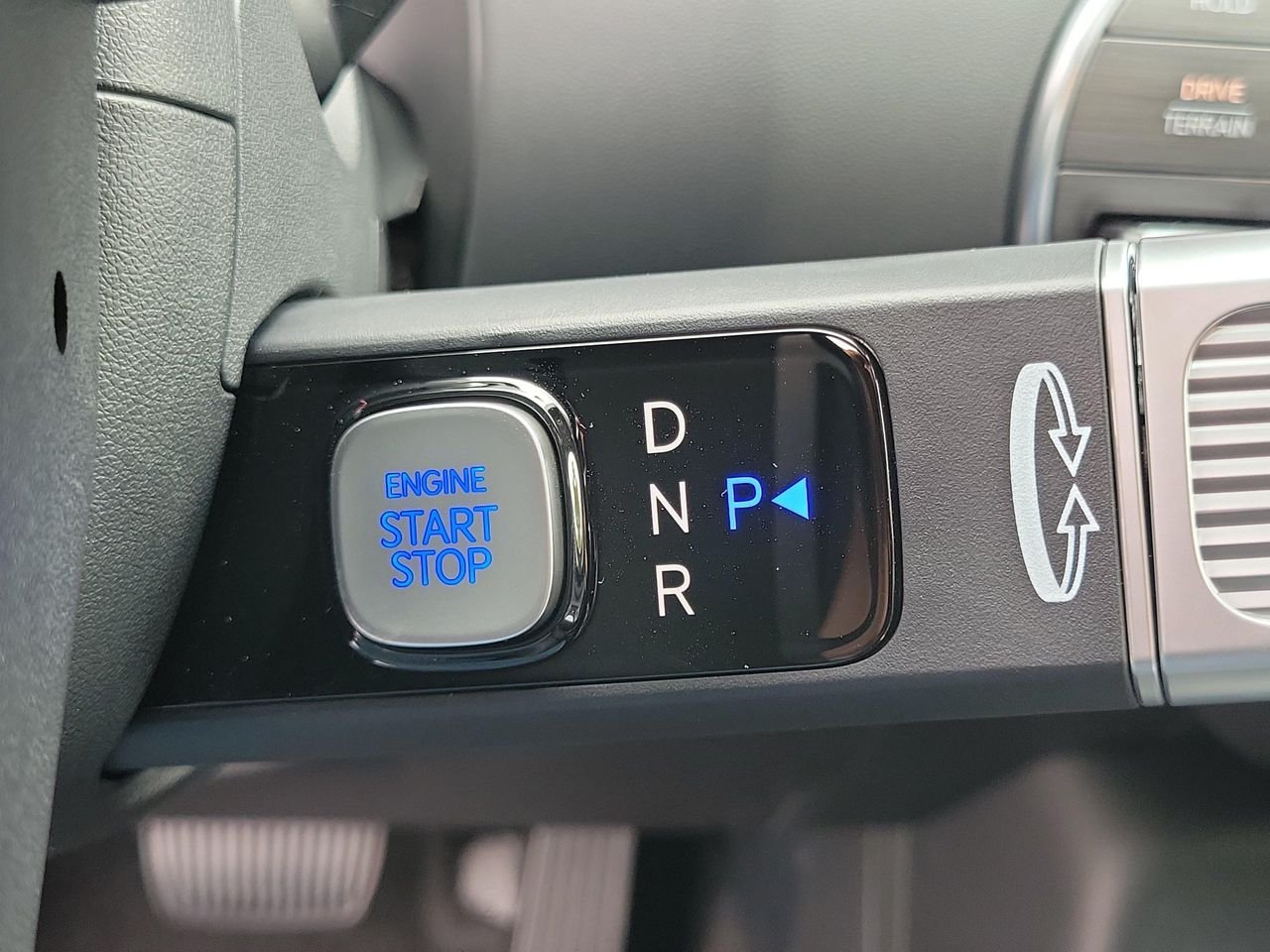 New 2027 Galaxy Maroon Pearl Hyundai Limited AWD image 28