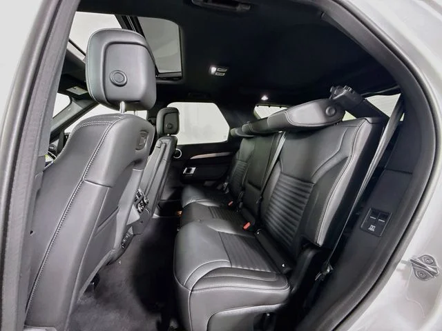 New 2026 Fuji White Land Rover Dynamic SE image 24