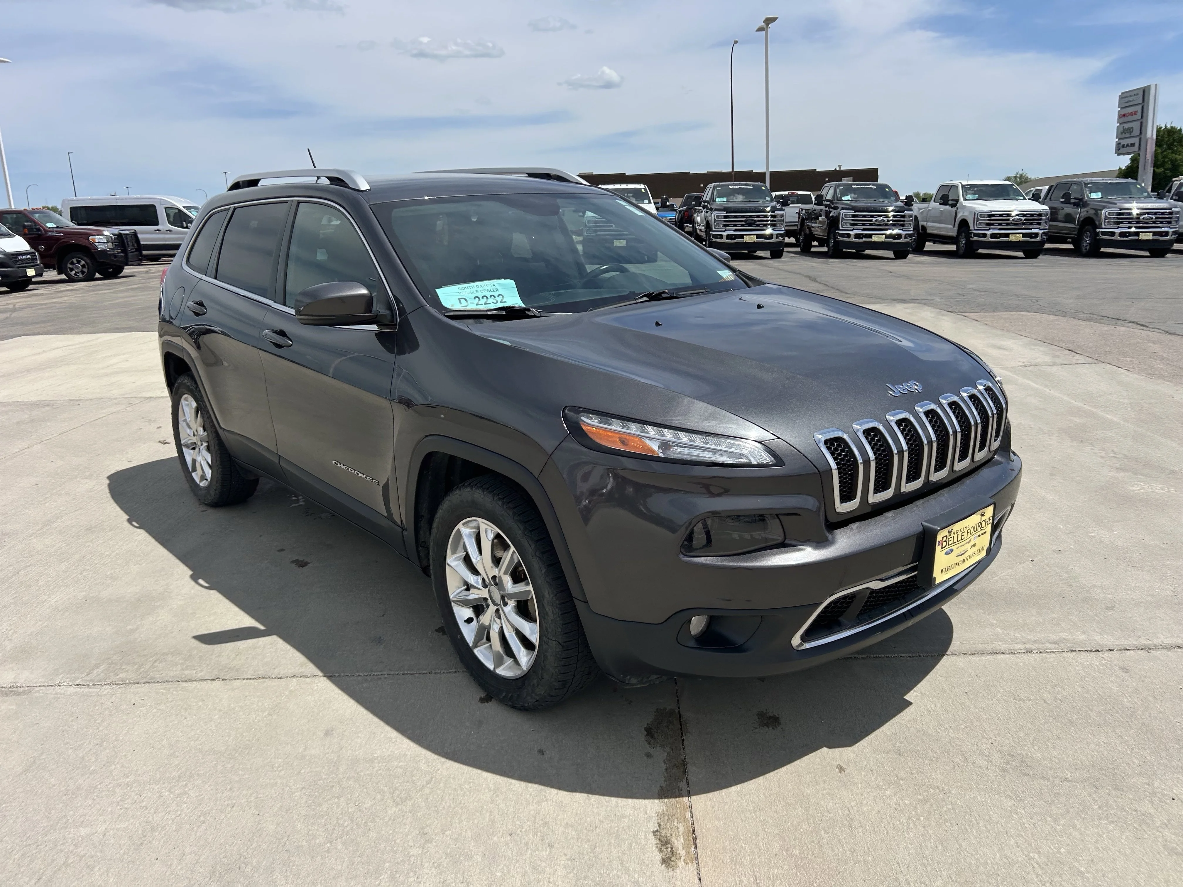 Used 2015 Gray Jeep Limited image 3
