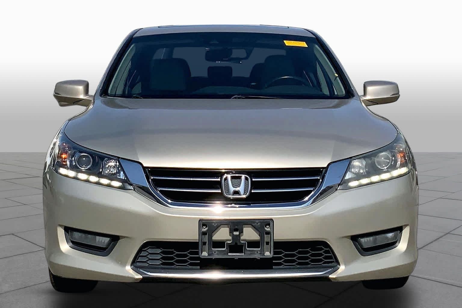 Used 2014 Alabaster Silver Metallic Honda EX-L image 3