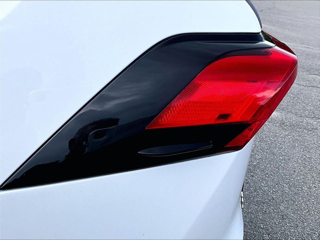 Used 2021 White Toyota LE image 33