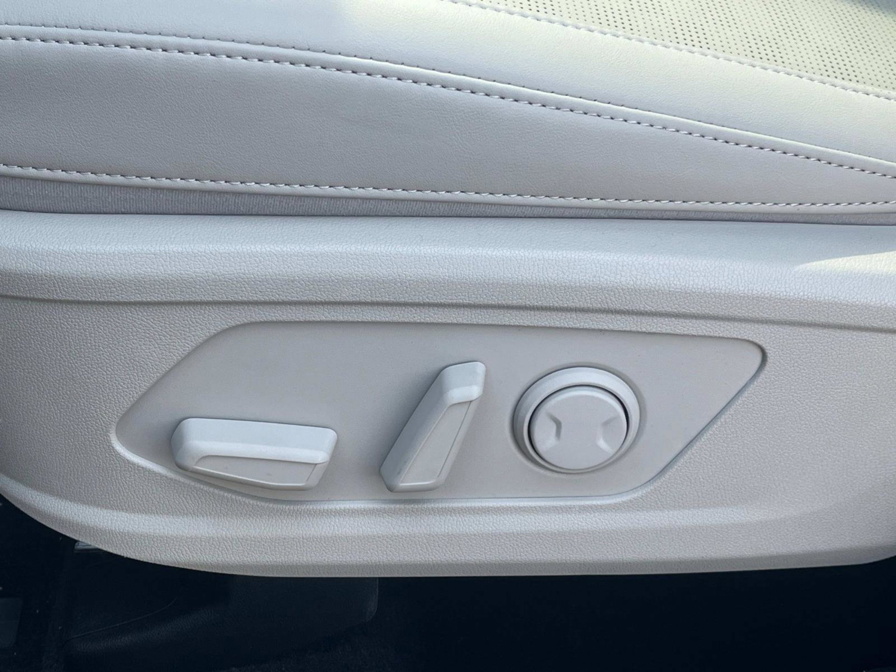 2025 Kia Sorento X-Line SX - Photo 25