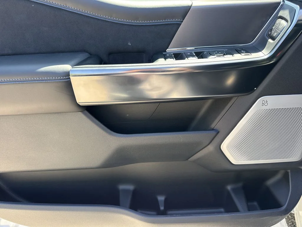 New 2026 Star White Metallic Tri-Coat Ford Platinum image 10