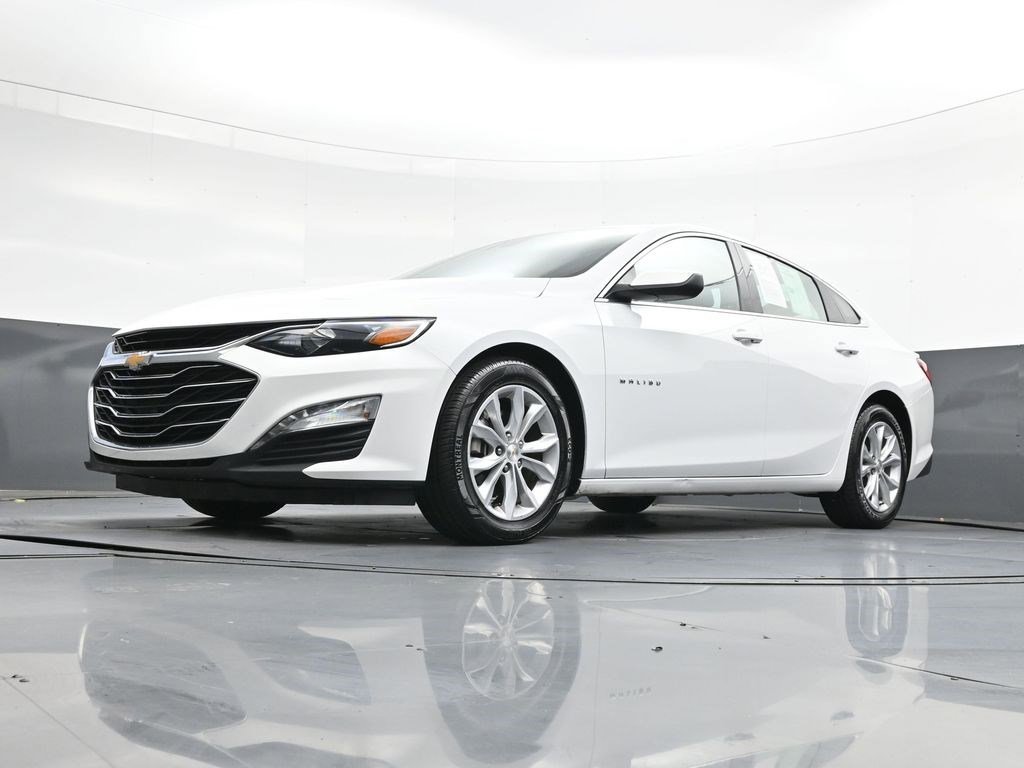 Used 2024 Summit White Chevrolet LT image 33