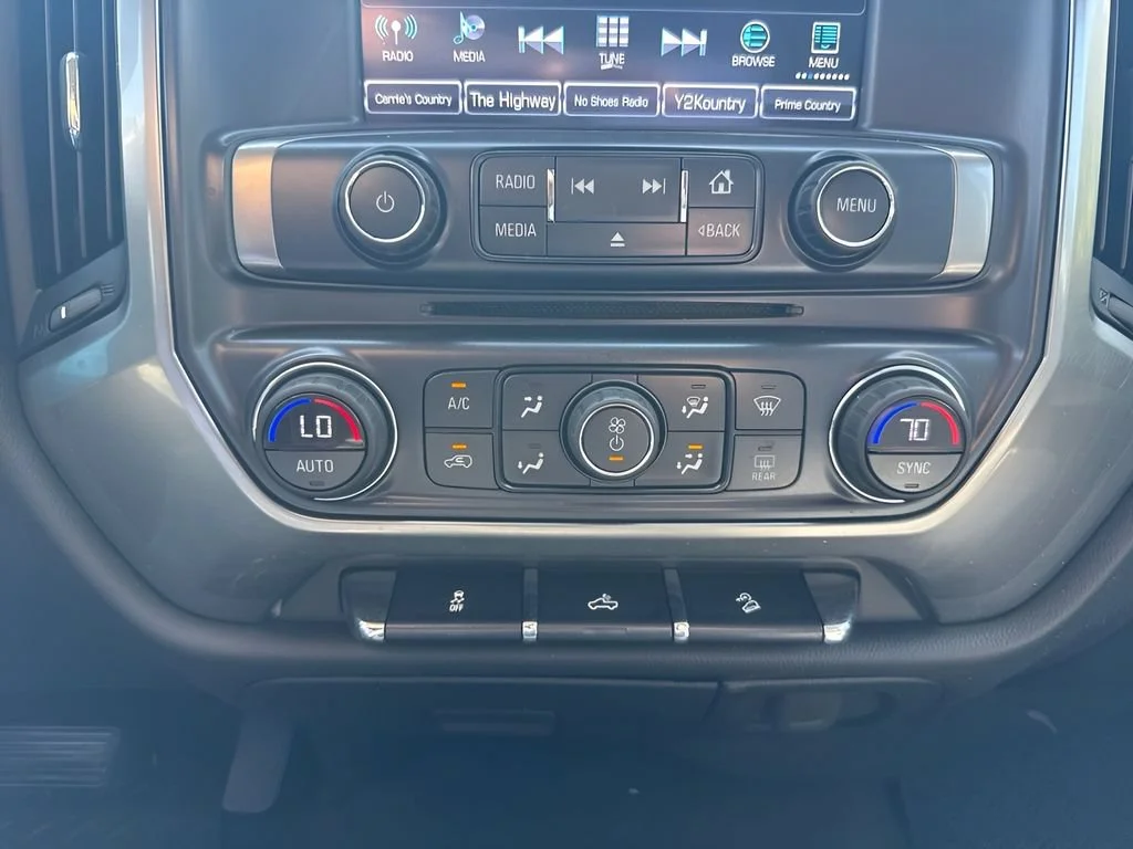 Used 2017 GRAPHITE METALLIC Chevrolet LT image 22