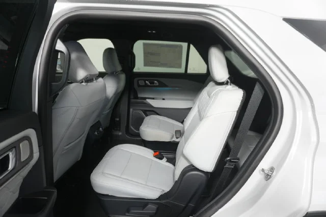 New 2027 Avalanche Gray Ford Platinum™ image 27
