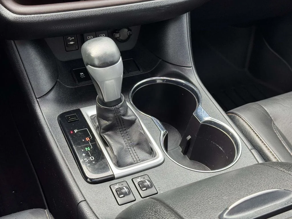 Used 2019 Gray Toyota XLE image 21