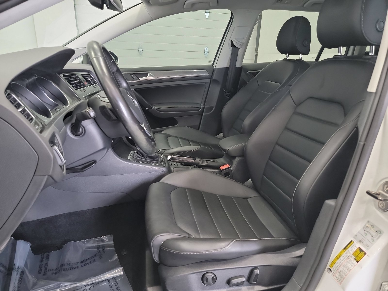 Used 2017 Pure White Volkswagen SEL image 5