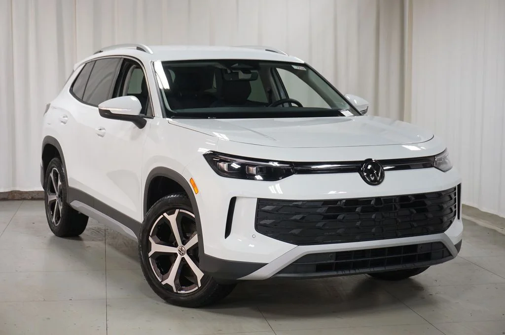New 2026 Pure White Volkswagen 2.0T SE image 2