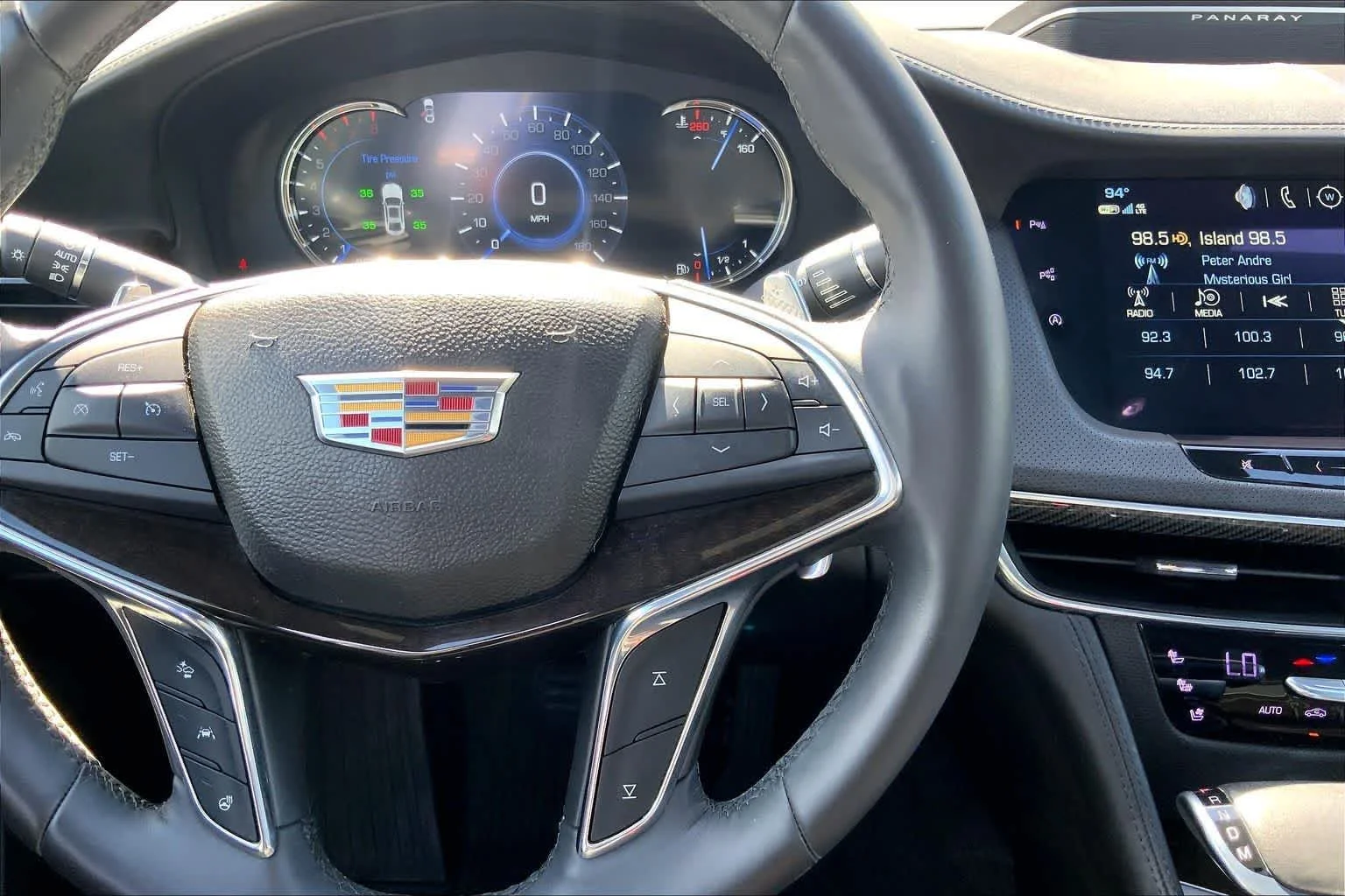 Used 2017 CRYSTAL WHITE TRICOAT Cadillac Platinum AWD image 25