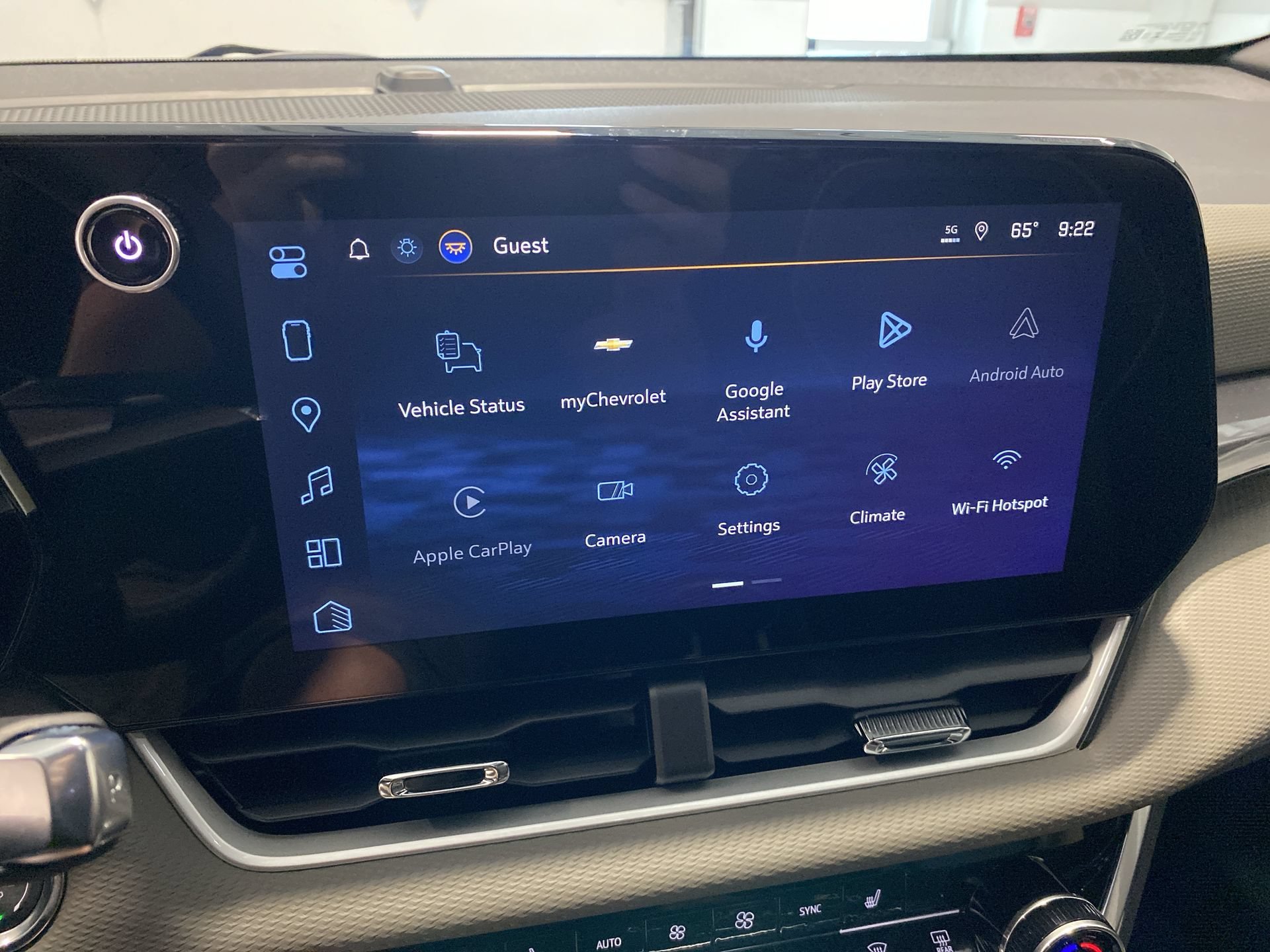 2027 Chevrolet Equinox LT - Photo 13