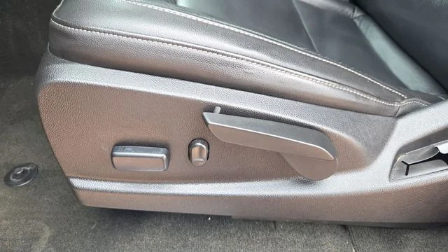 Used 2018 Blue Chevrolet ZR2 image 13