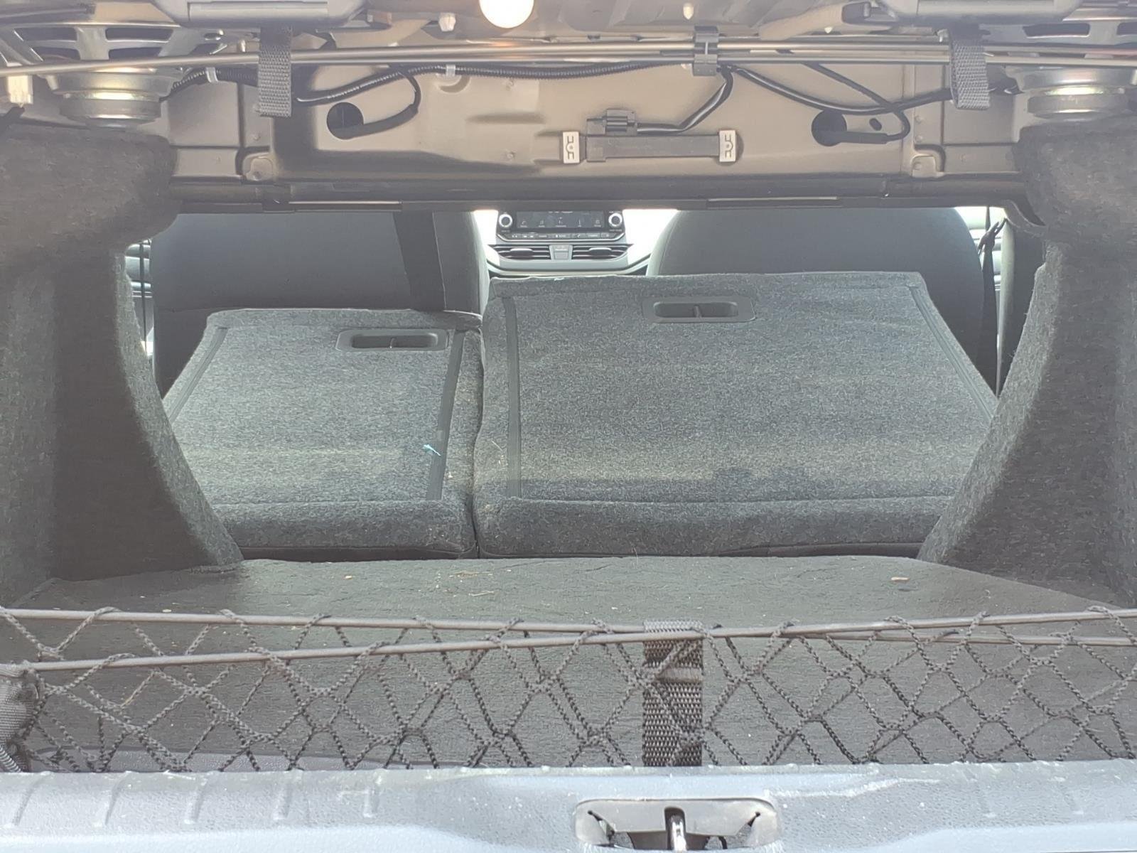 Used 2019 Super Black Nissan 2.5 SV image 25