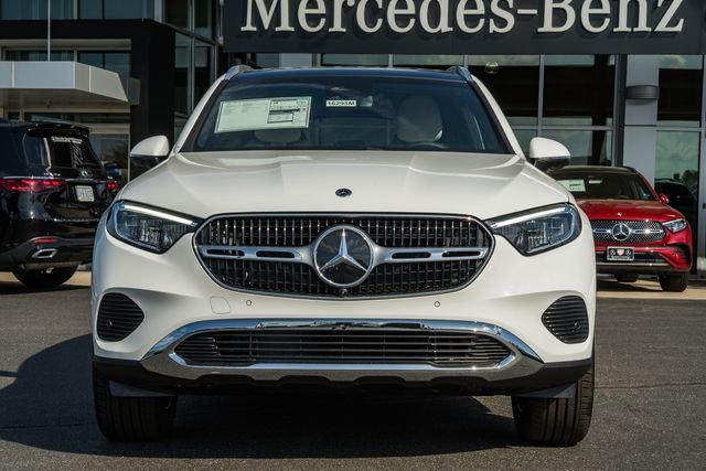 New 2026 Polar White Mercedes-Benz GLC 300 image 2
