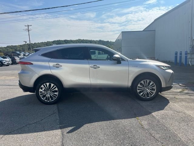 Used 2021 Silver Toyota XLE image 4