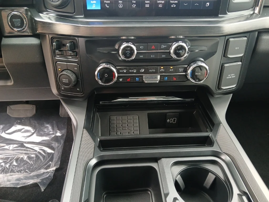 New 2026 Oxford White Ford F-250® Lariat® image 19