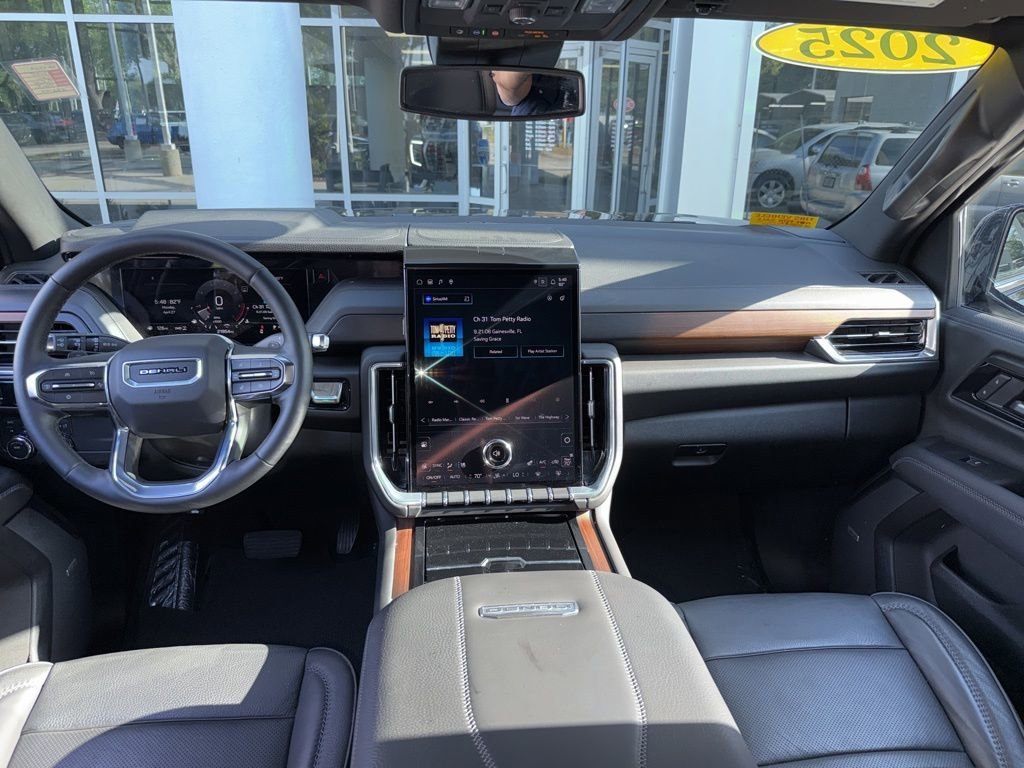 2025 GMC Yukon Denali - Photo 16