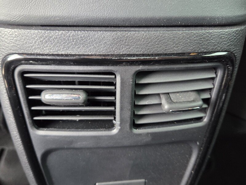 Certified Used 2023 White DODGE SXT RWD image 13