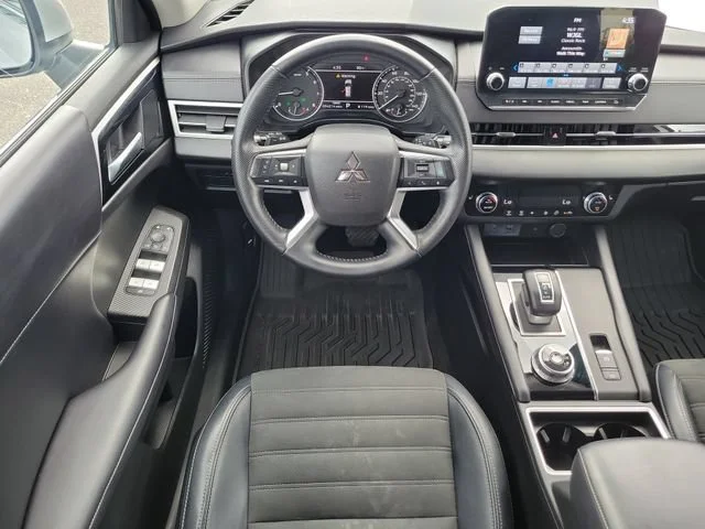 2024 Mitsubishi Outlander SE - Photo 18
