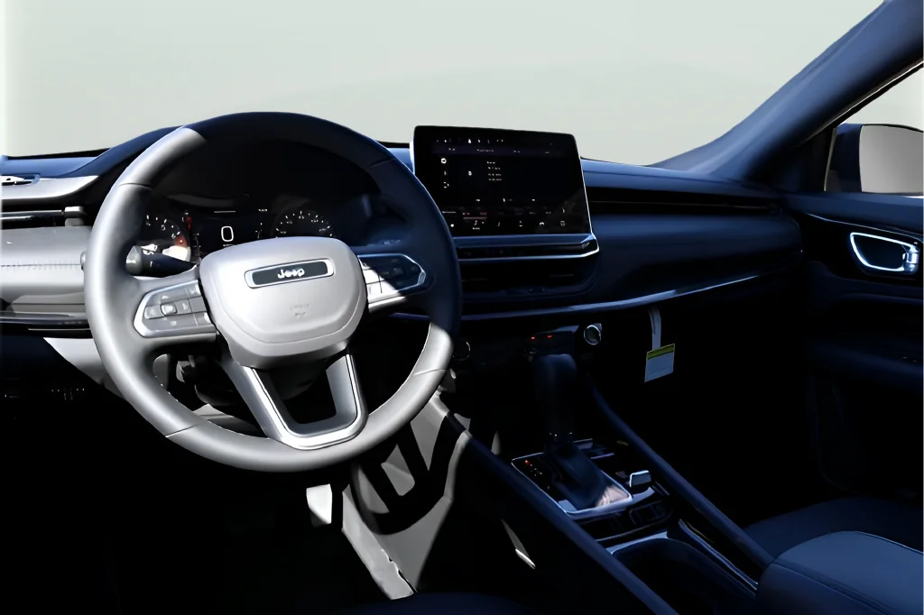 New 2026 White Jeep Latitude image 14