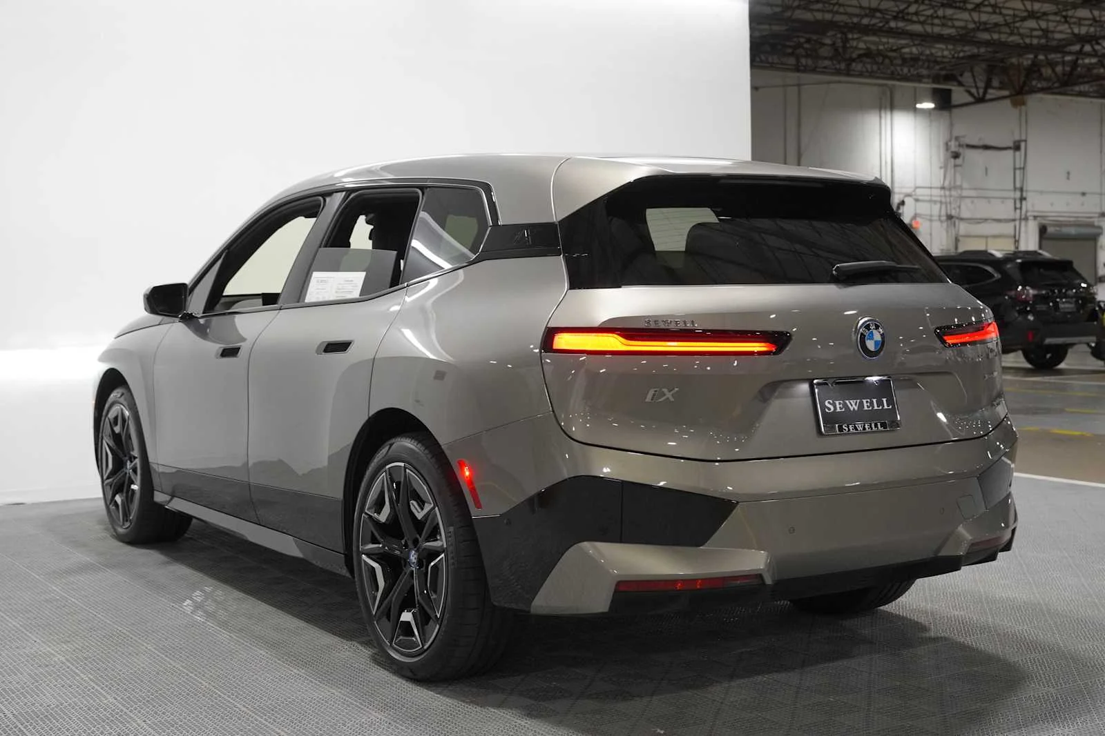 Certified Used 2024 Oxide Grey Metallic BMW xDrive50 image 6