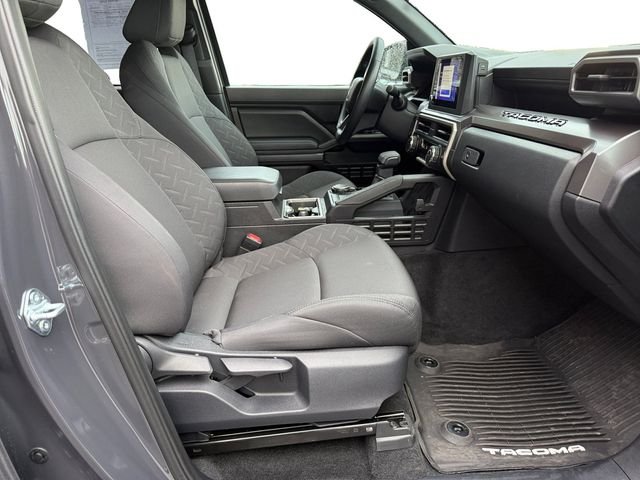 Used 2025  Toyota SR5 image 15