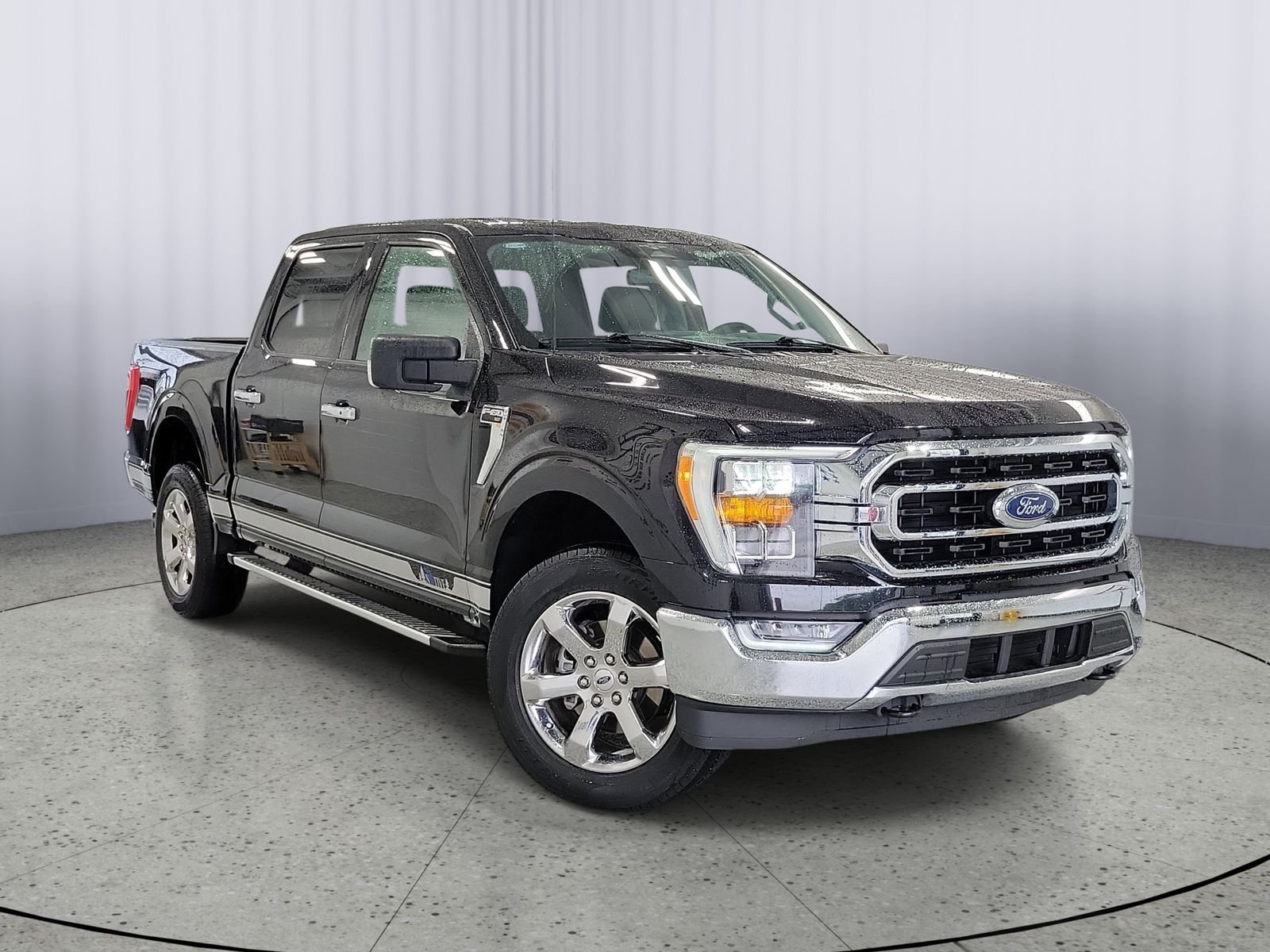Used 2023 Black Ford XLT image 1