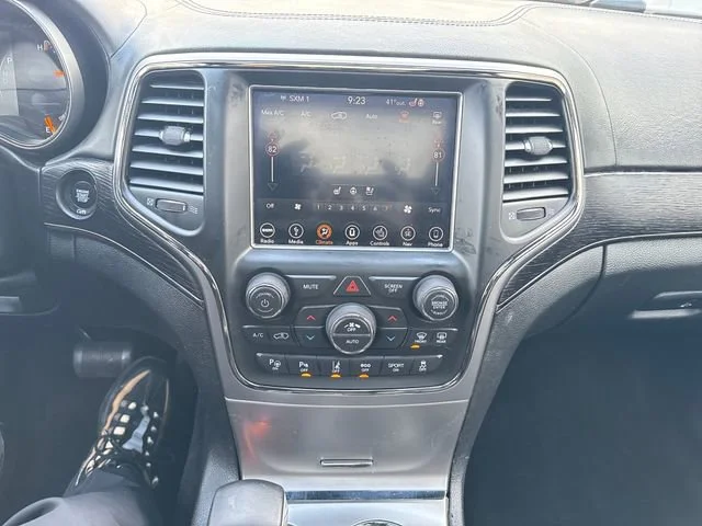Used 2018 Velvet Red Pearlcoat Jeep High Altitude image 22