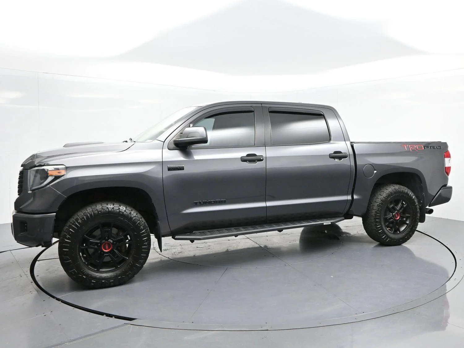 Used 2020 Magnetic Gray Metallic Toyota SR5 image 4