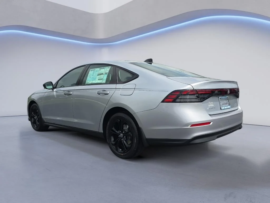 2025 Honda Accord SE - Photo 4