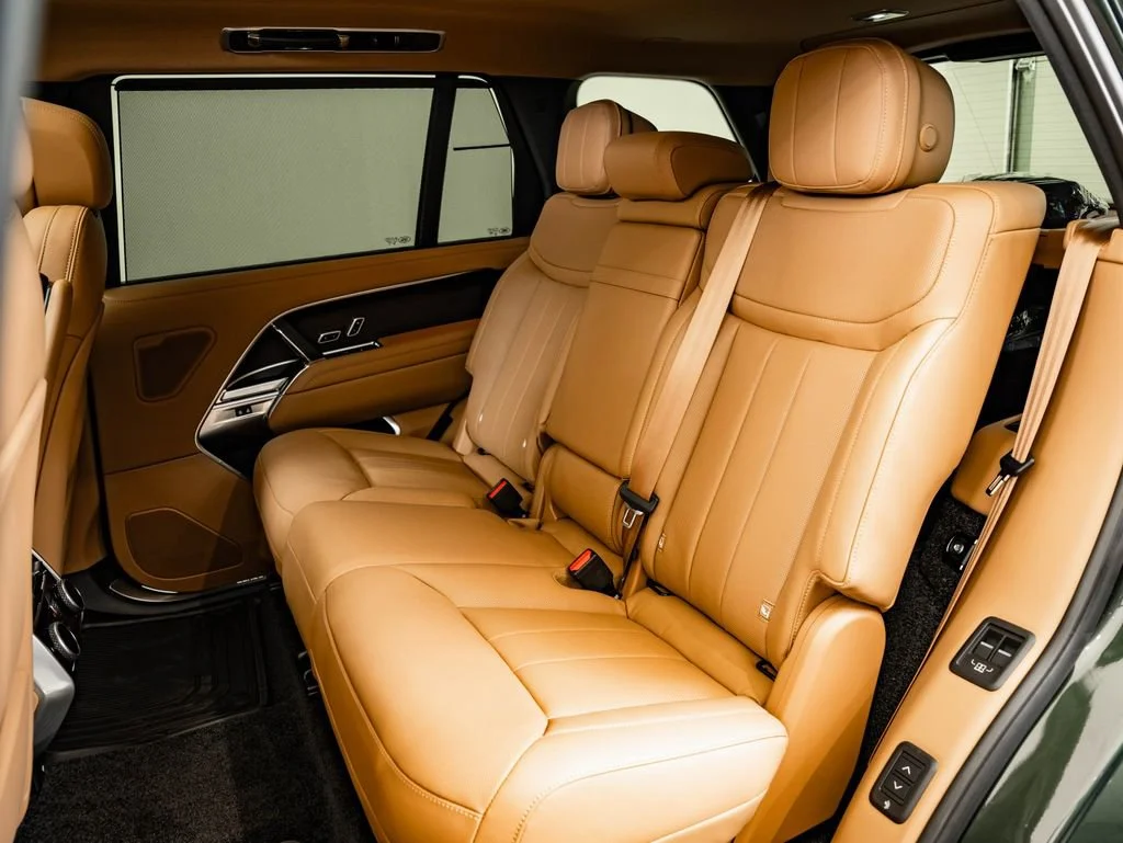 New 2026 Belgravia Green Land Rover SE image 42