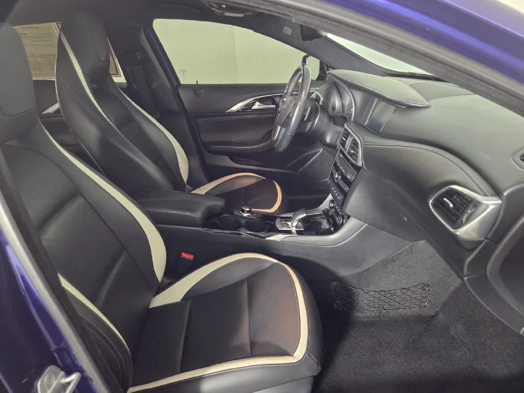 Used 2018 Ink Blue INFINITI Sport image 31