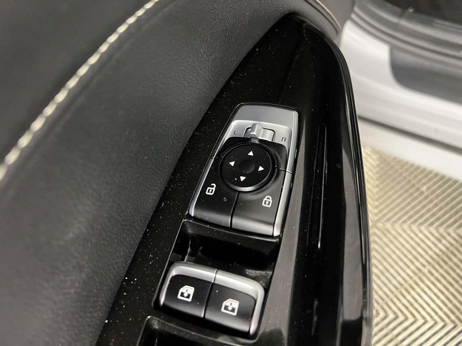 Certified Used 2025 Wolf Gray Kia GT-Line image 35