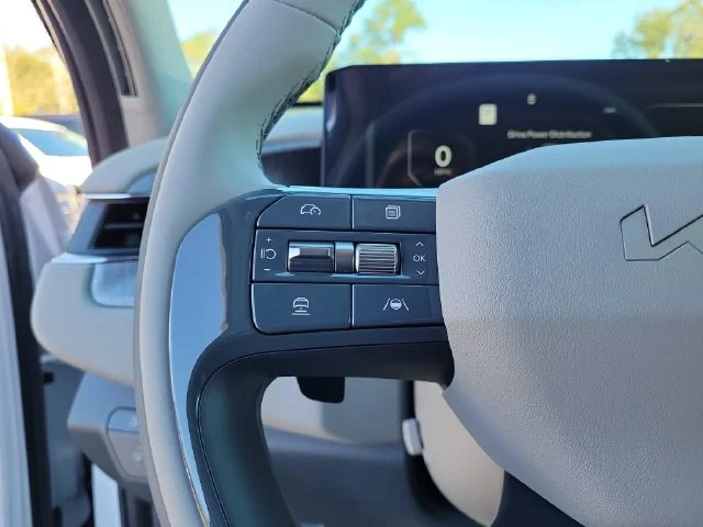 New 2026 Glacial White Pearl Kia Land AWD image 22