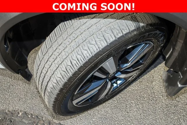 Used 2021 Gray Nissan SL image 11