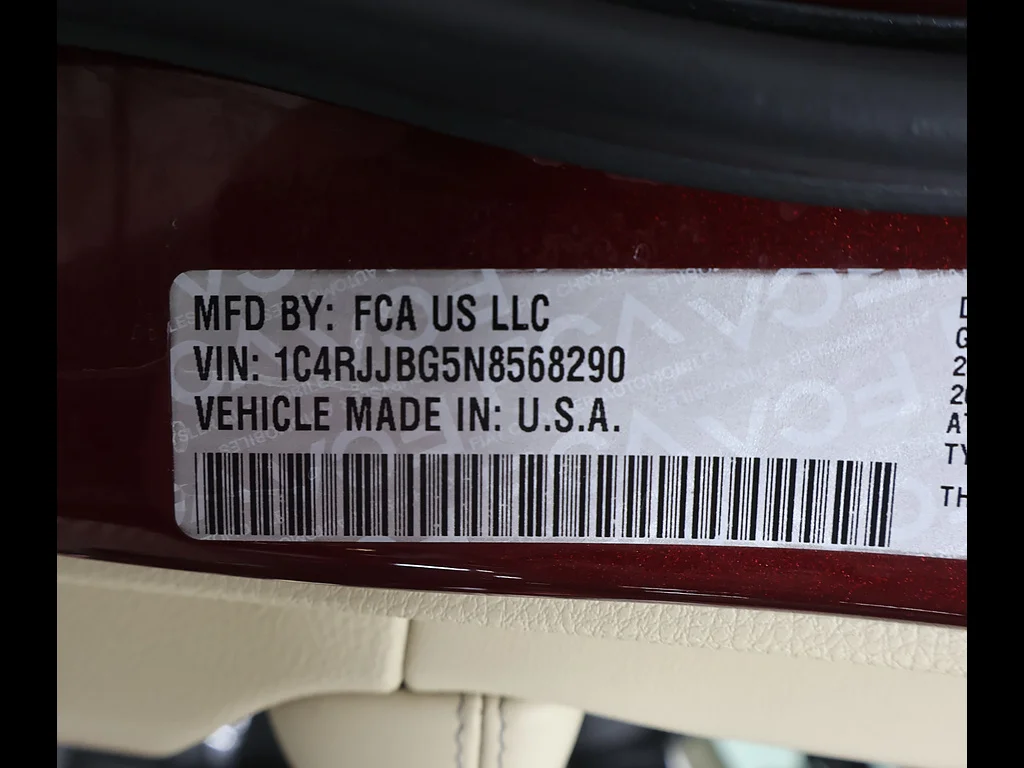 Used 2022 Velvet Red Pearl Coat Jeep Limited image 13