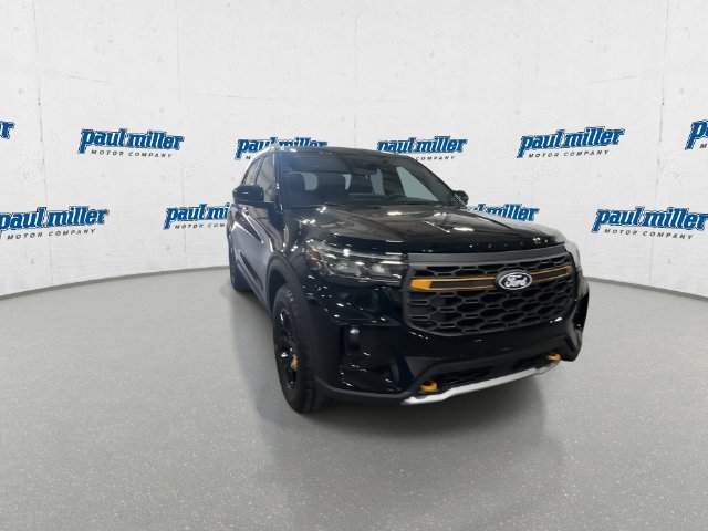 New 2027 Agate Black Metallic Ford Tremor® image 3