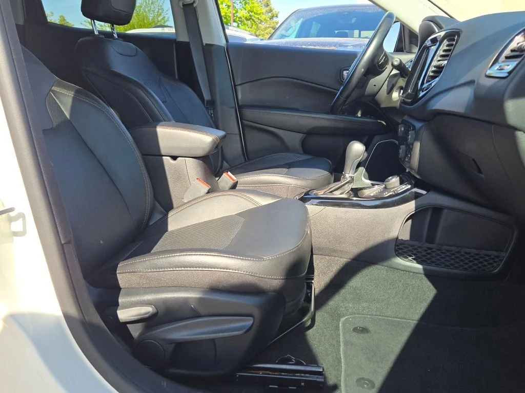 Used 2020 White Jeep Limited image 7
