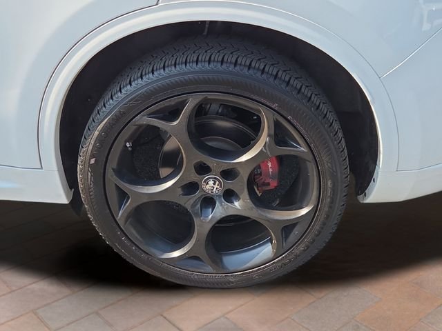 Used 2022 White Alfa Romeo Veloce image 6