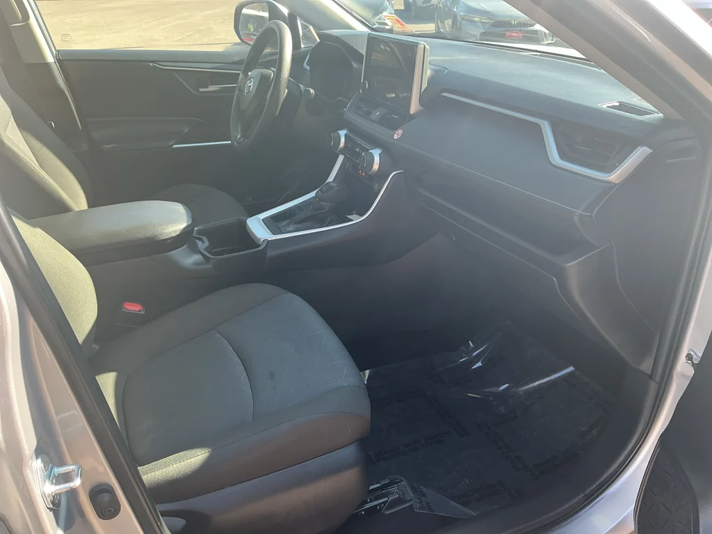 Used 2025 SILVER SKY METALLIC Toyota XLE image 14