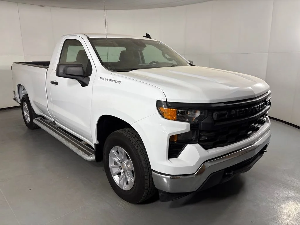 Certified Used 2025 Summit White Chevrolet WT image 2