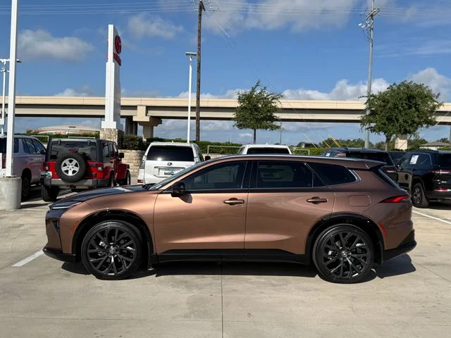 Certified Used 2025 BRONZE AGE Toyota Limited image 7