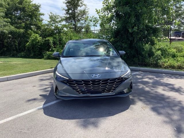 Used 2023 Electric Hyundai Limited image 2