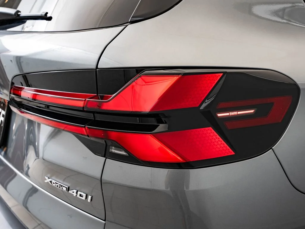 New 2026 Skyscraper Grey Metallic BMW xDrive40i image 9