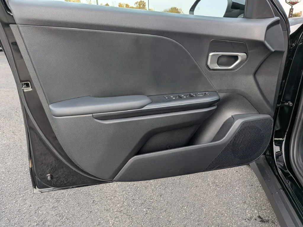 New 2027 Aurora Black Kia LXS image 40
