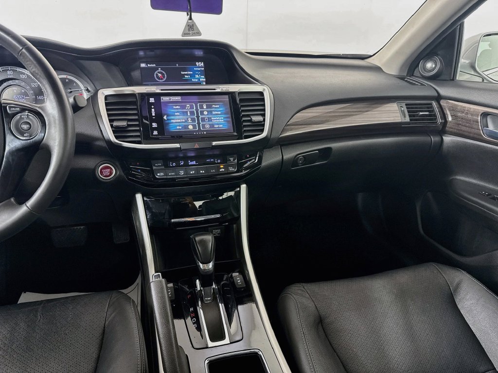 Used 2016 Silver Honda EX-L image 30