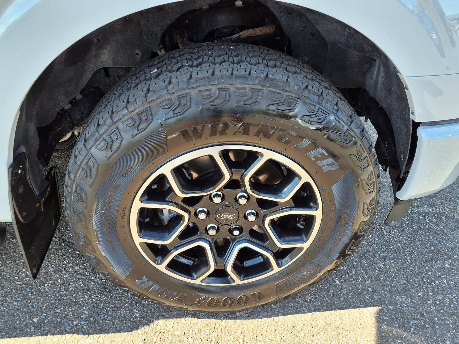 Used 2023 Avalanche Ford XLT image 12