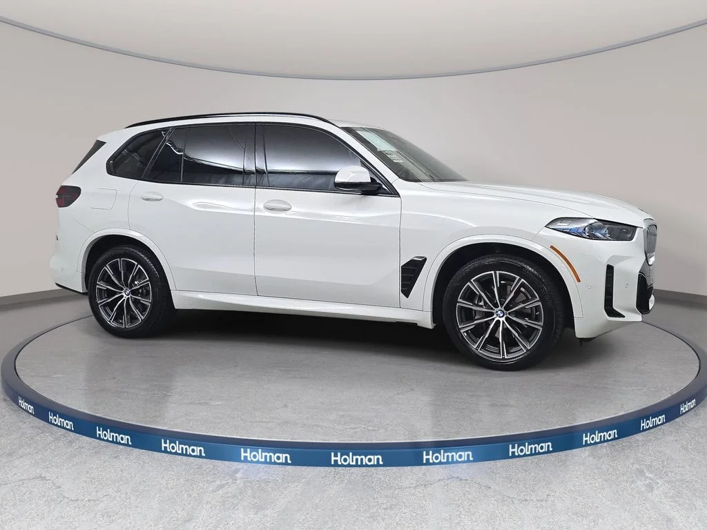 Used 2024 Alpine White BMW xDrive40i image 4